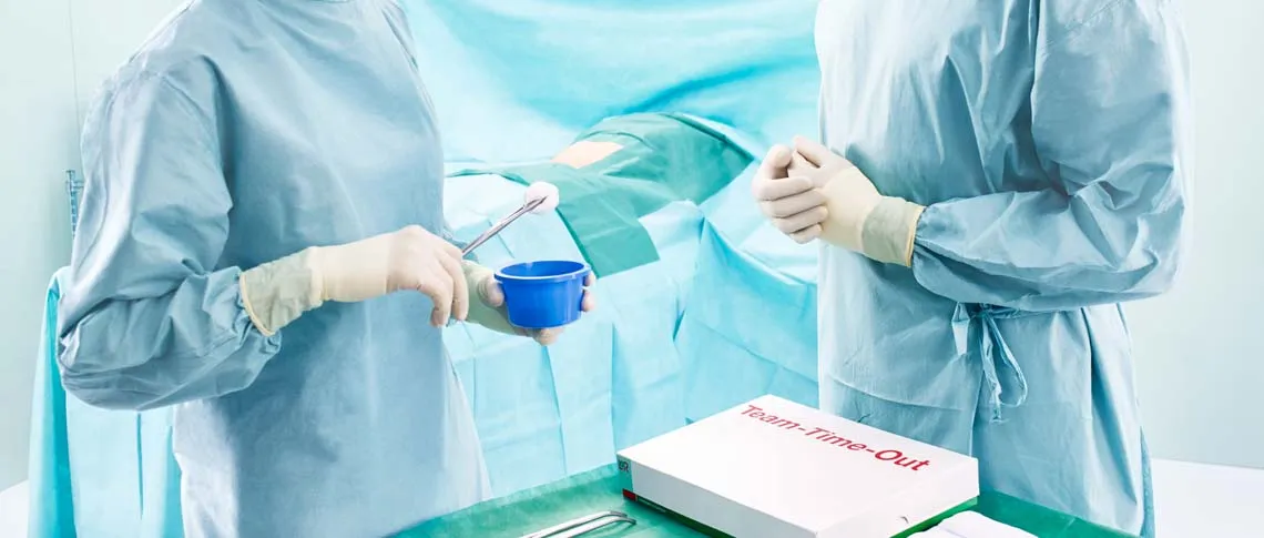 Lohmann & Rauscher surgical gown